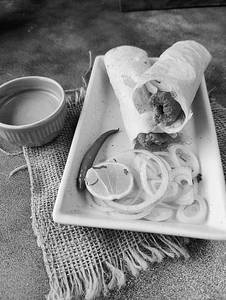 Mutton Seekh Roll [2 Pieces]