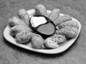 Paneer Fried Momos (8 Pcs)