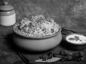 Matka Boneless Chicken Tikka Biryani          