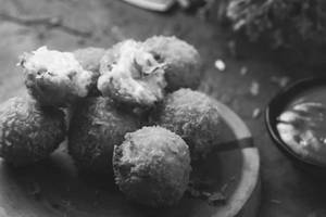 CHEESE BALLS