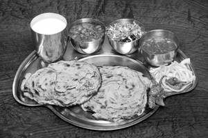Chur-chur Naan Platter