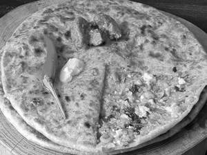 Tawa Mix Veg Parantha