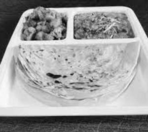 Butter Roti [4 Pcs] + Chole + Achar