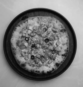 Tuscan Garlic Chicken Pizza
