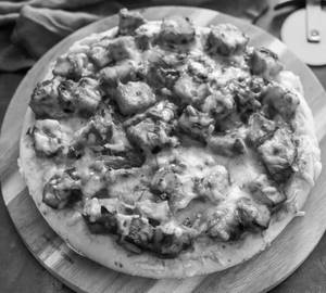 Pizza with Extra Paneer Slices (Medium)