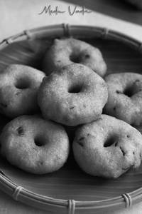 Ulundhu Vadai