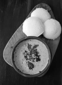Idli With Chutney