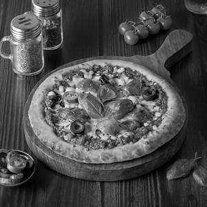 Tomato and Basil Manakeesh