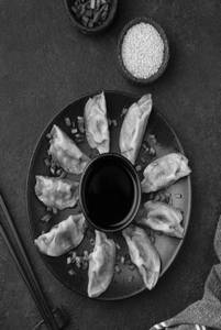 Steamed Chicken Momos [8 Pcs]