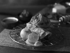 Mushroom tikka roll
