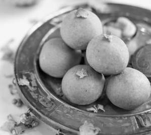 Besan laddoo