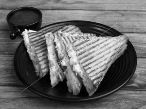 Veg Grilled Sandwich Large