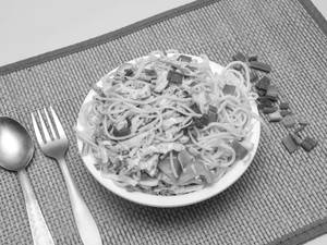 Egg Hakka Noodles