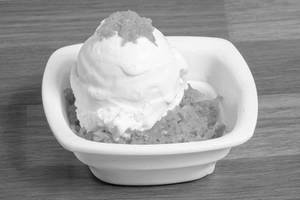 Hot Carrot Halwa With Vanilla Ice Cream