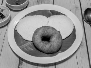 2 Idli, 1 Vada