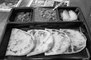 Chole Kulche (2 Pic)