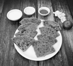 2 Gobi Pyaz Paratha