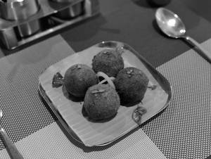 Kaikari Kola Urundai