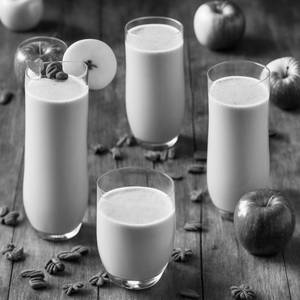 Apple With Vennila Milkshake
