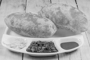 Chana Bhatura (2 Pcs )