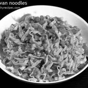 Schezwan Paneer Noodles Large