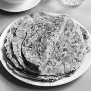 Aloo Methi Pyaaz Parantha