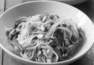 Som- Tom Salad Chicken