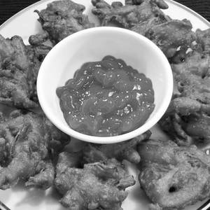 Onion Pakoda (8 Pcs)