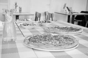 2x Margarita Pizza (small)