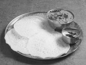 3 Appam With Kadala Curry