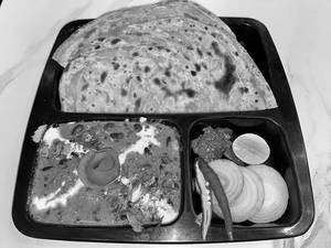 Dal Makhani With 2 Laccha Paratha Combo