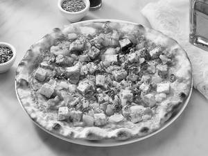 Spicy Nawabi Paneer Pizza