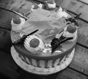 Strawberry Forest Cake [500 grams]+Knife+Candle+Optional Tag