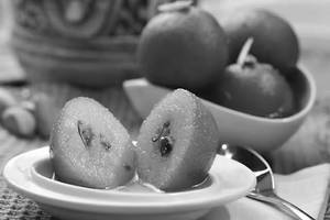 Hot Gulab Jamun 2pcs (ZS)