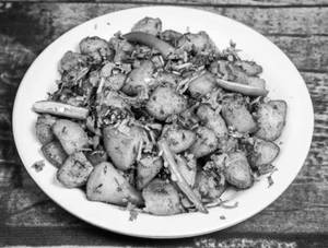 Hing Dhaniya Chatpate Aloo (dry)