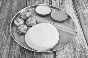 1 Thatte Idli+benne Paddu(4pc)