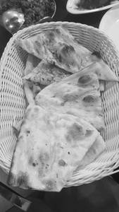 Garlic Naan 1pc