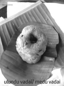 Ulunthu vada
