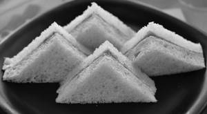 Loni Pudi Sandwich