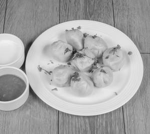 Chicken Momos With Soup