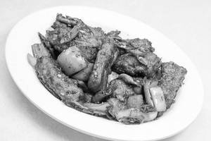 Chilli Fish With Capsicum And Onion [8 Pieces]