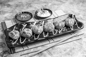 Fried Veg Momos (6 Pcs)