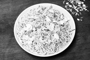 Egg Hakka Noodles