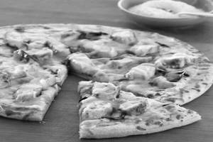 Chicken Corn Pizza Small