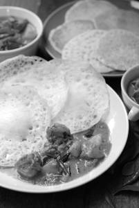 Appam (2Pc) + Chicken Curry (2Pc)