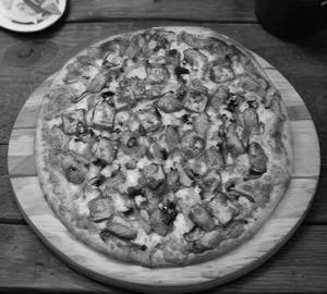 Paneer makhani pizza