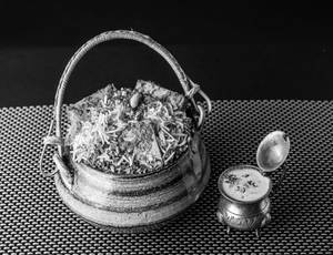 Zaikedar Paneer Lahori Pot Biryani