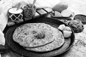 Aloo Paratha (2pc) With Curd And Pickle