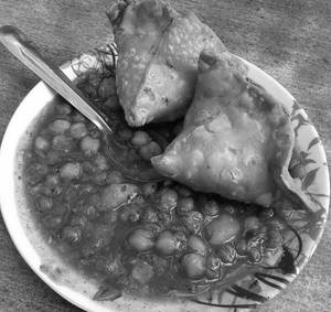 Samosa chole