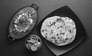 Paneer Kadhai [Half] With 2 Lachha Paratha